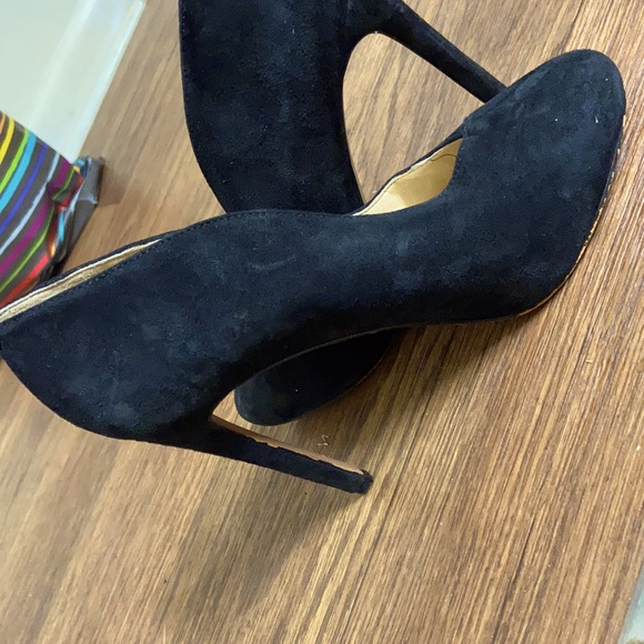 Black heel - Picture 3 of 3